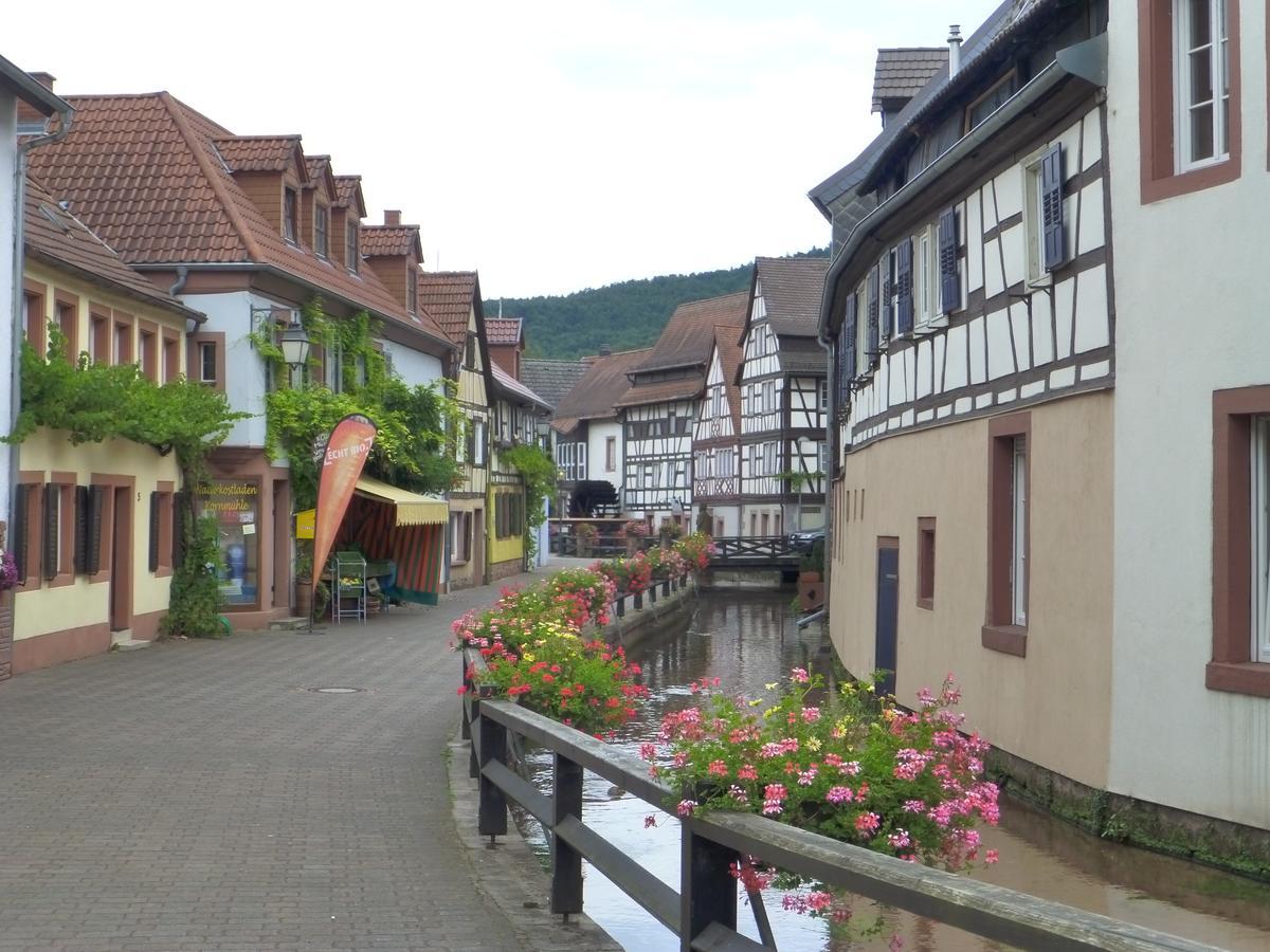 Jugendstilhotel Trifels Annweiler am Trifels Exterior photo